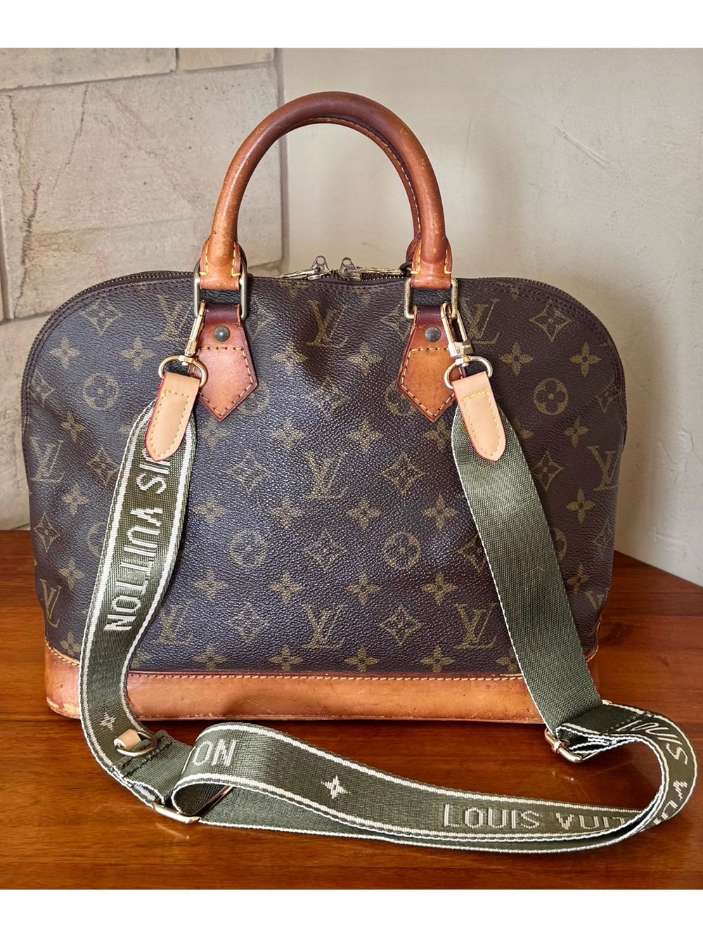 💚CLASSIC💚LOUIS VUITTON ALMA PM HANDBAG